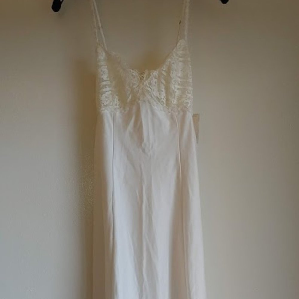 Flora Lace Chemise  Medium Winter White Lace Detail